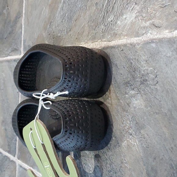 NEW- Black Okabash Girls Dress Shoes - Picture 3 of 4